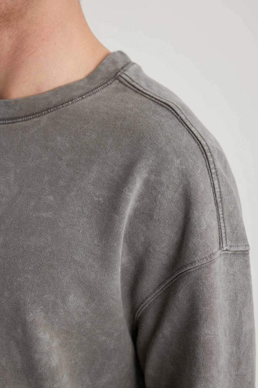 Потертая футболка с короткими рукавами и круглым вырезом Comfort Fit с эффектом потертостей - Defacto фото 5