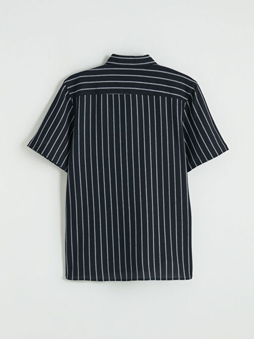 Regular Fit K?sa Kollu ?izgili Erkek G?mlek