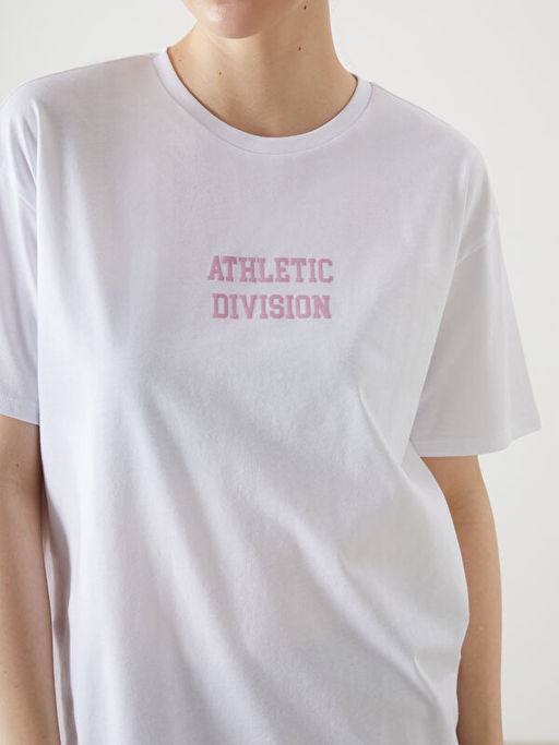 Bisiklet Yaka Bask?l? Oversize Kad?n Spor Ti??rt