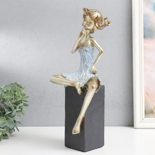 Фигурка полистоун «Девочка на кубе, с косичками», золото с голубым, 16×12×37 см