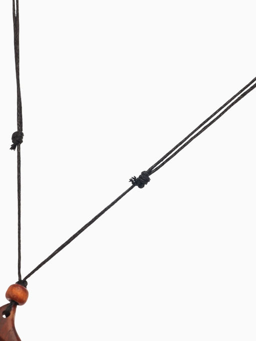 Кулон «Ладонь со спиралью», дерево соно