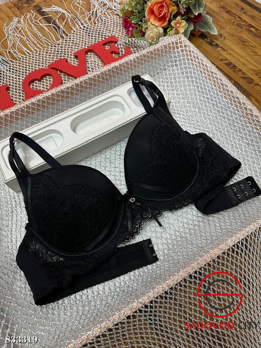 Кружевной бюстгальтер с регулировкой бретелек