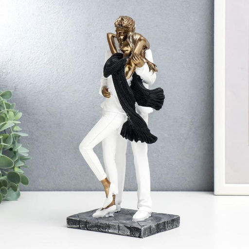 Фигурка полистоун «Влюблённые в белой одежде, с шарфом», под бронзу, 25×9×12 см