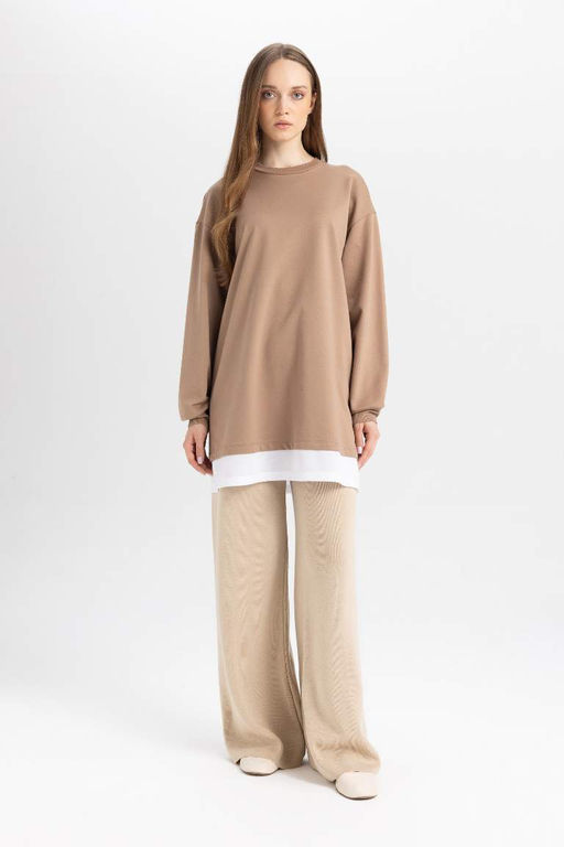 Женский свитшот с круглым вырезом стандартного кроя, базовый однотонный свитшот из ткани, туника с деталью по нижнему краю - Defacto фото 2