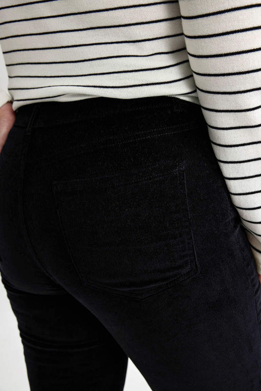 Расклешенные базовые вельветовые брюки - Defacto фото 9