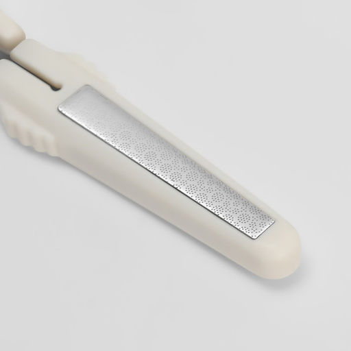 Цена за 4 шт. Ножницы маникюрные, с колпачком, с пилкой, прямые, 9.6 см, белые, серебристые