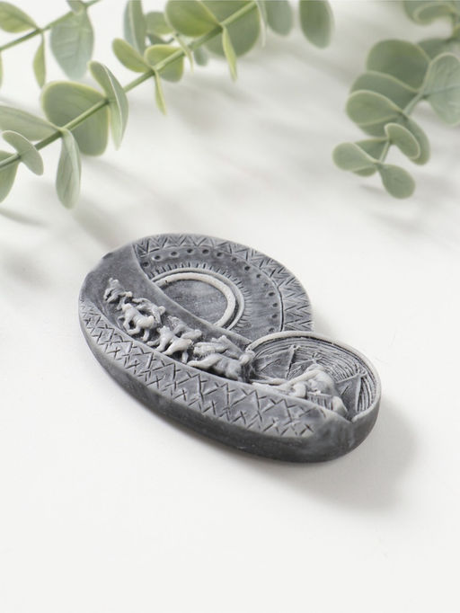 Магнит "Собачья упряжка мчится вдаль" (барельеф), 6см