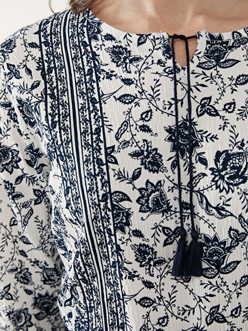 Ba?lamal? Yaka ?i?ekli Kad?n Bluz