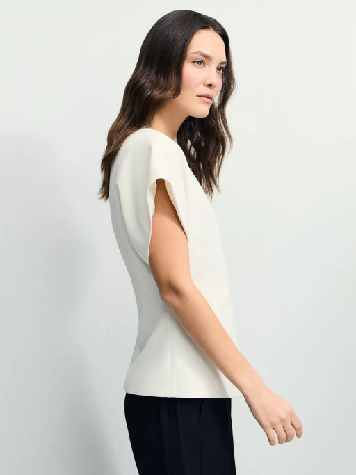 Приталенный жилет с декоративной пуговицей / Zarina