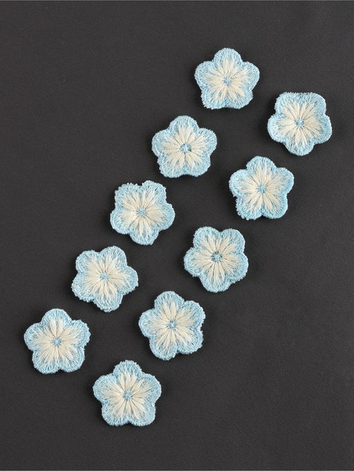Аппликация для одежды «Цветок», текстильная, 2.8×2.8 см, 10 шт., белая, голубая