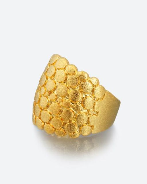 Claris. Кольцо фактурного дизайна