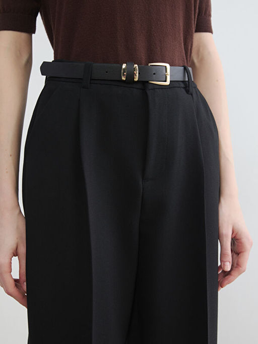 Beli Kemerli Pileli Kad?n Kuma? Pantolon