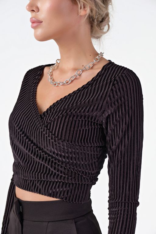 Топ бархатный укороченный с длинными рукавами черный