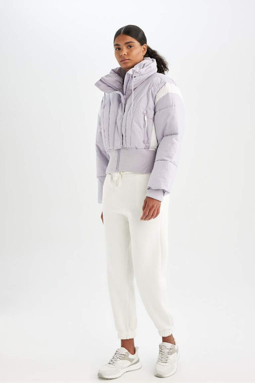 Водоотталкивающая укороченная водонепроницаемая куртка-пуховик с капюшоном и карманом на молнии DeFactoFit  фото 2