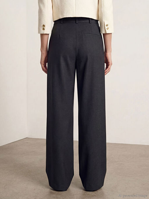 Standart Fit Kad?n Pileli Kuma? Pantolon