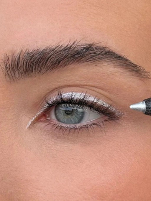 SWEED Карандаш для глаз Satin Eyeliner Euphoria Silver