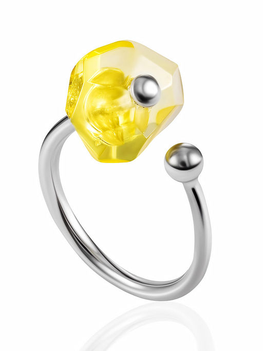 Яркое кольцо Баккара с лимонным янтарём, огранённым в форме кристалла