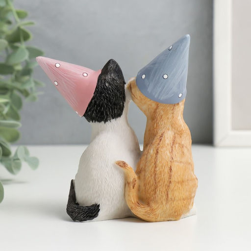 Фигурка полистоун «Котята в колпаках», 10×5.5×9 см