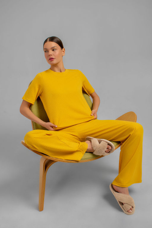 Арт. 10401/2 Пижама с брюками 44-52 (5 шт) Цвет:верх-горчичный,низ-горчичный