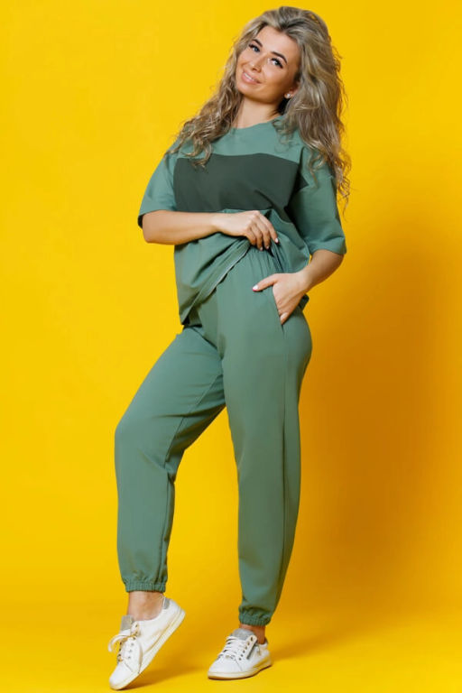 Костюм женский, цвет зеленый