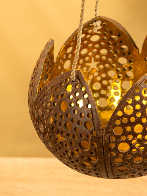 Подсвечник подвесной из кокоса «Бутон», 14×14×10 см, коричнево-золотой