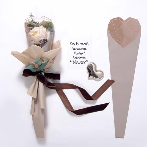 Цена за 20 шт. Конус для цветов, пудра Сердце, 60?15 см