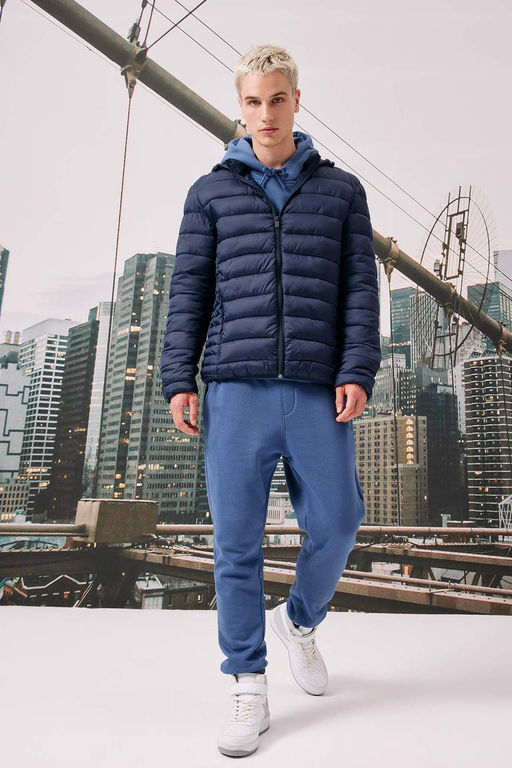 Спортивные брюки обычного кроя с карманами