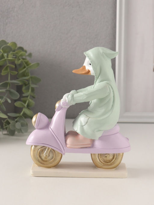 Фигурка полистоун «Утка в зелёном дождевике на мопеде», 13×5.5×16 см