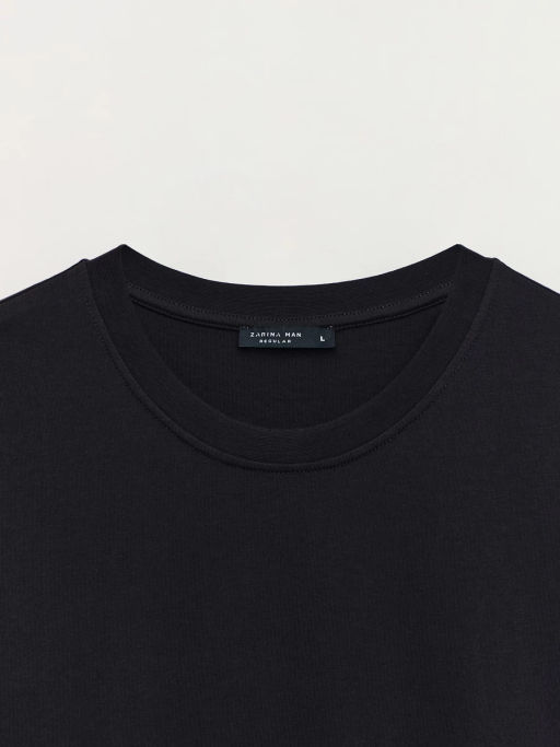 Базовая футболка regular fit / Zarina