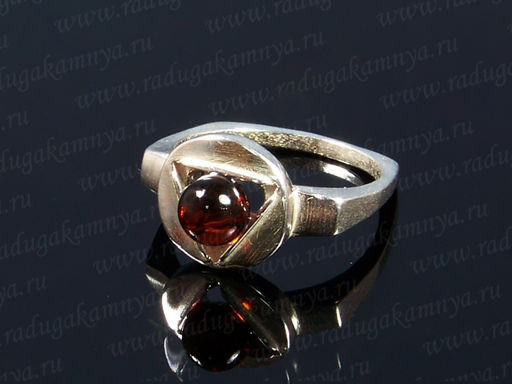 Кольцо с янтарём в посеребрении геометрическое коньячный
