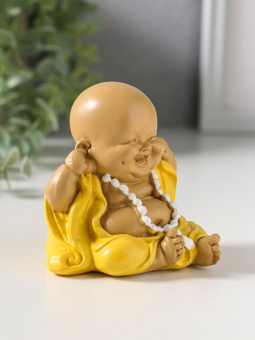 Фигурка полистоун «Маленький хотей в жёлтом одеянии - не слышу», 7.5×9.5×8.3 см