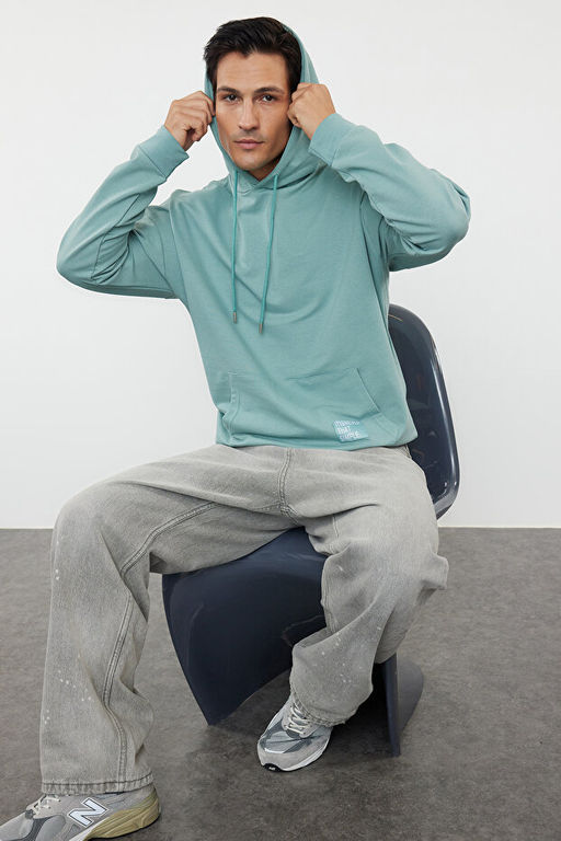 Mint Oversize Kap__onlu Uzun Kollu Etiket Aplikeli Sweatshirt TMNSS21SW0221 - Trendyolmilla фото 2