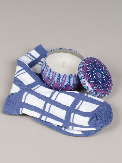 Подарочный набор Аромасвеча+ 1 пара носков / новогодний