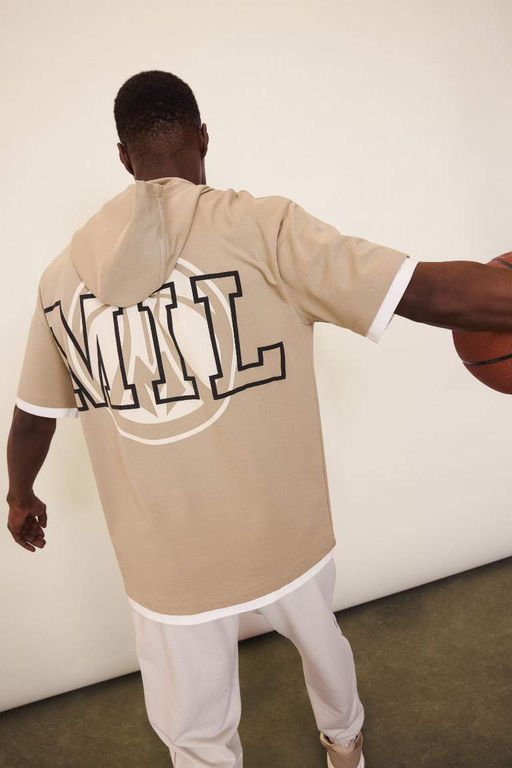 DeFactoFit NBA Milwaukee Bucks Oversize Genis Kal?p Kapusonlu Sporcu K?sa Kollu Tisort фото 4
