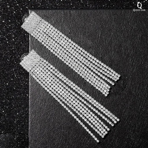 Серьги висячие со стразами Водопад квадрат, белые в серебре, 9.5 см