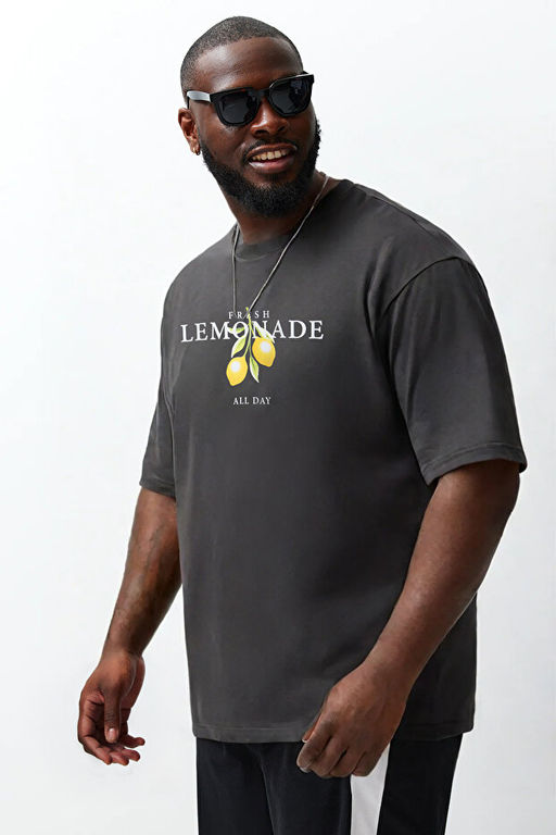 Antrasit Oversize/Geni_ Kesim Bisiklet Yaka Limon Bask_l_ B_y_k Beden T-Shirt TMNSS25BF00002 - Trendyolmilla фото 2