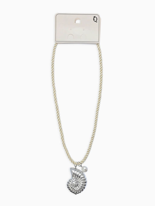 Кулон на жгуте текстильном "Ракушка", цвет бело-серебристый