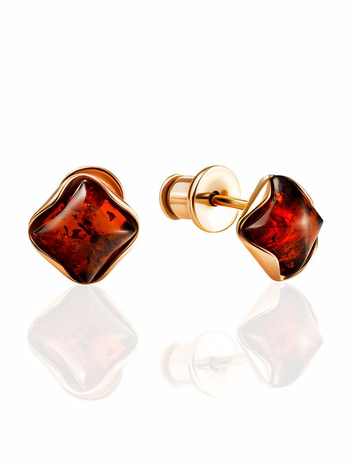 Небольшие позолоченные пусеты с коньячным янтарём Квадрат