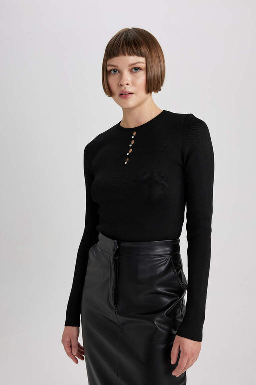 Приталенный свитер в рубчик с круглым вырезом - Defacto фото 4