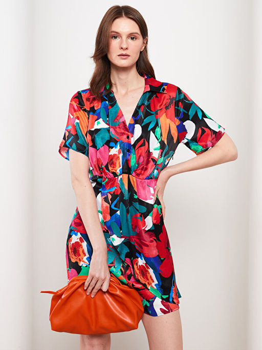 G?mlek Yaka Desenli K?sa Kollu Saten Elbise