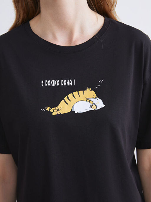 Bisiklet Yaka Bask?l? Kad?n ?ortlu Pijama Tak?m?