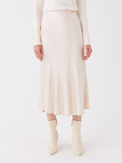 Standart Fit D?z Saten Kad?n Etek