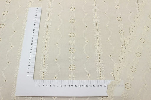 Шитье Цветочное ожерелье (фестоны с 2х сторон) цв.кремовый, ш.1.35м, батист, хл-100%, 80гр/м.кв - Купава фото 4