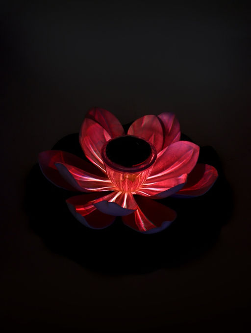 Садовый светильник для водоемов 28 х 28 х 9 см на солнечной бат-е "Лотос" бел N011