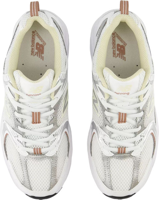 Кроссовки взрослые