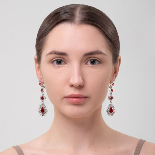 Серьги висячие со стразами Вечерние мадам, цвет бело-красный в серебре, 7 см