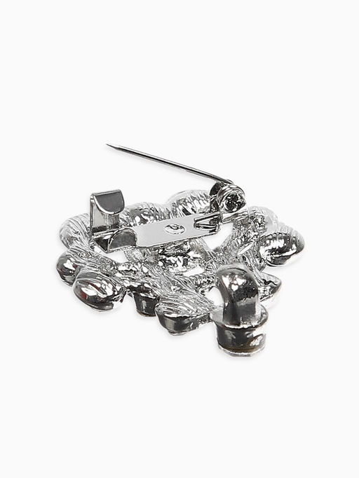 Зажим для кардигана "Ажур", завитки, цвет белый в серебре