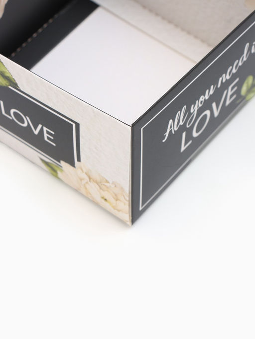 Цена за 3 шт. Коробка "Love" 11х11х7 см, БК 270гр/м2