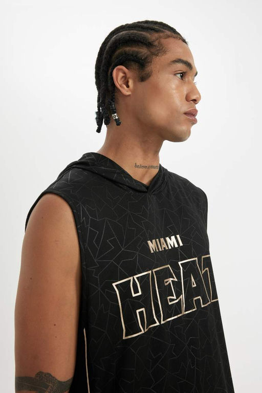 DeFactoFit Майка из плотной ткани стандартного кроя с капюшоном NBA Miami Heat  фото 6