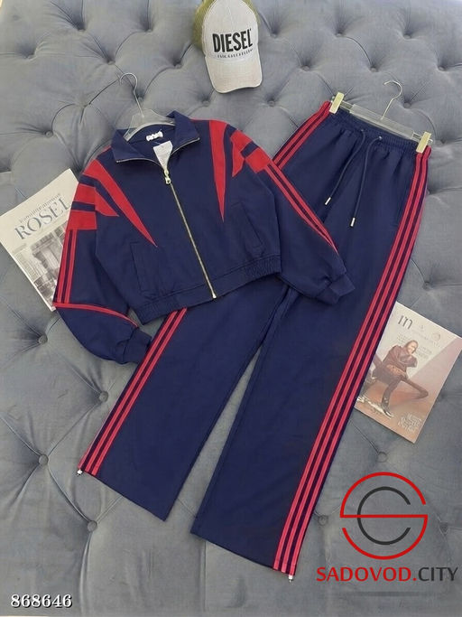 Спортивный костюм женский